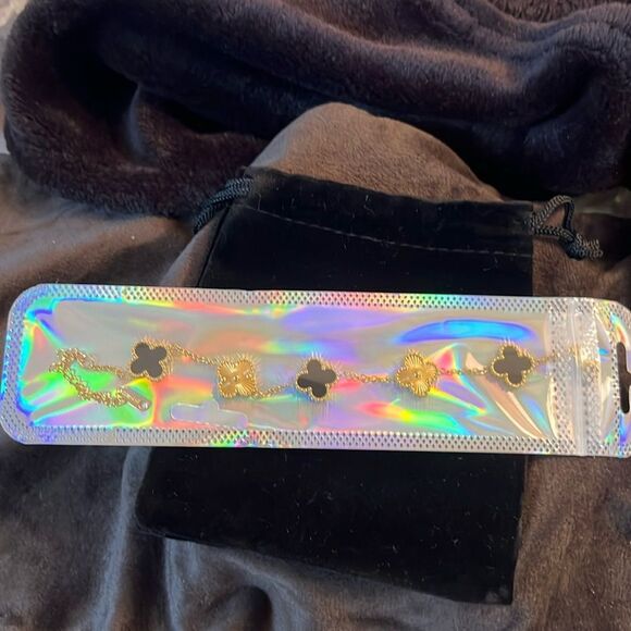 Fashion Clover Black And Gold Tone Stainless Steel Bracelet - Picture 9 of 10